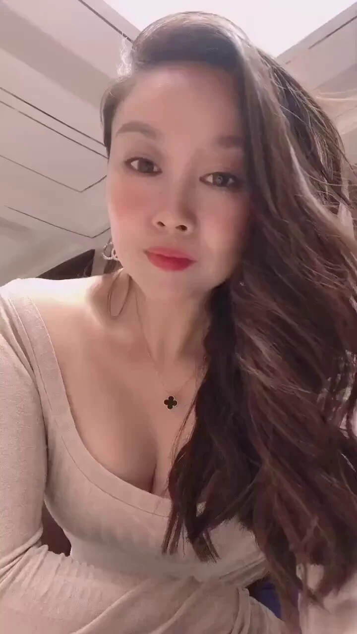 阿姨把我魂都勾走了 https://t.co/9tPihHxGBj