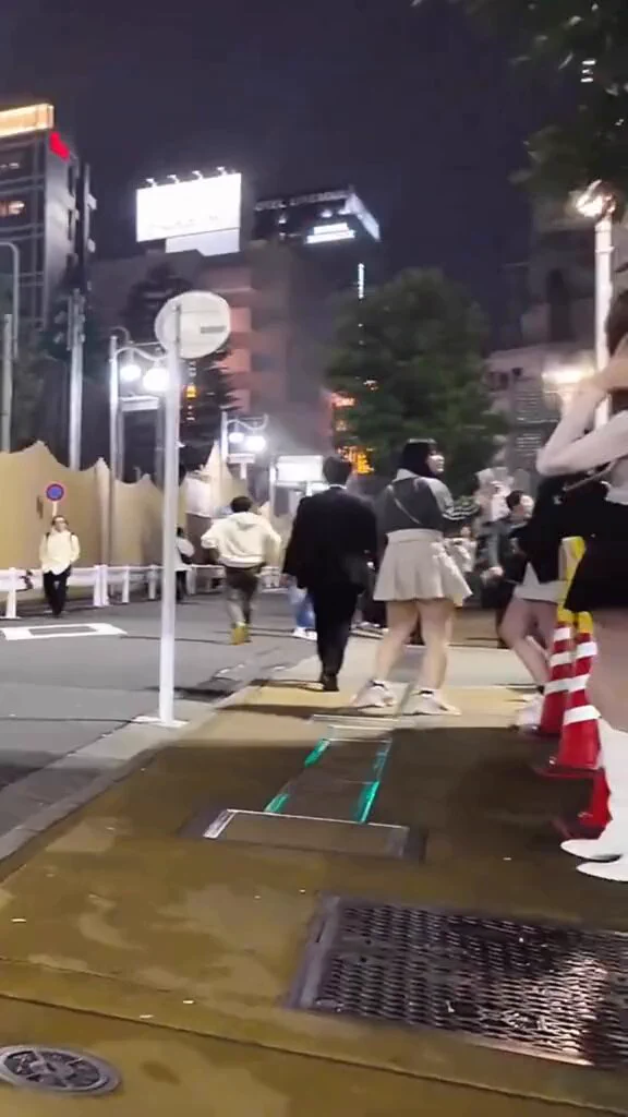 おいおいww見えた？ https://t.co/XyA9h2ftSm