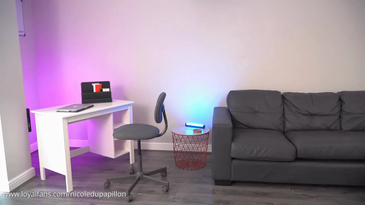 Dirty MILF Office Sluts https://t.co/Q3ifXpg9Qc #realloyalfans https://t.co/h13vLPk9OM