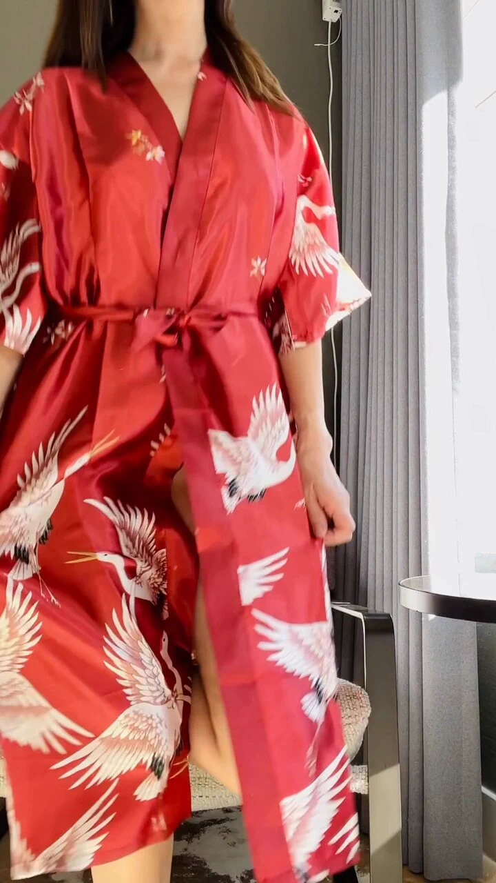 Hello December! Do I look hot in red? ❤️ https://t.co/sJXZqsWTH1