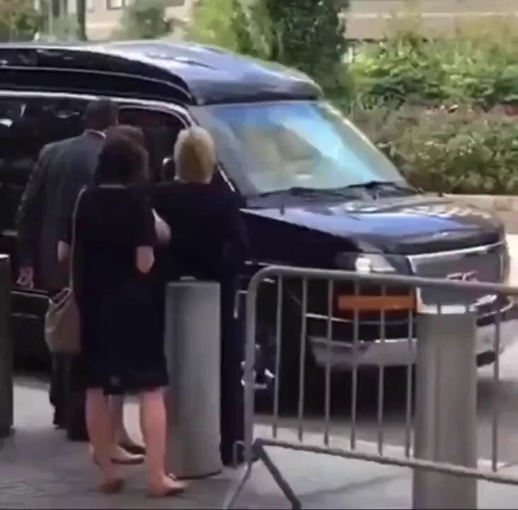 What actually happened here?https://t.co/ol8aEC7xR9