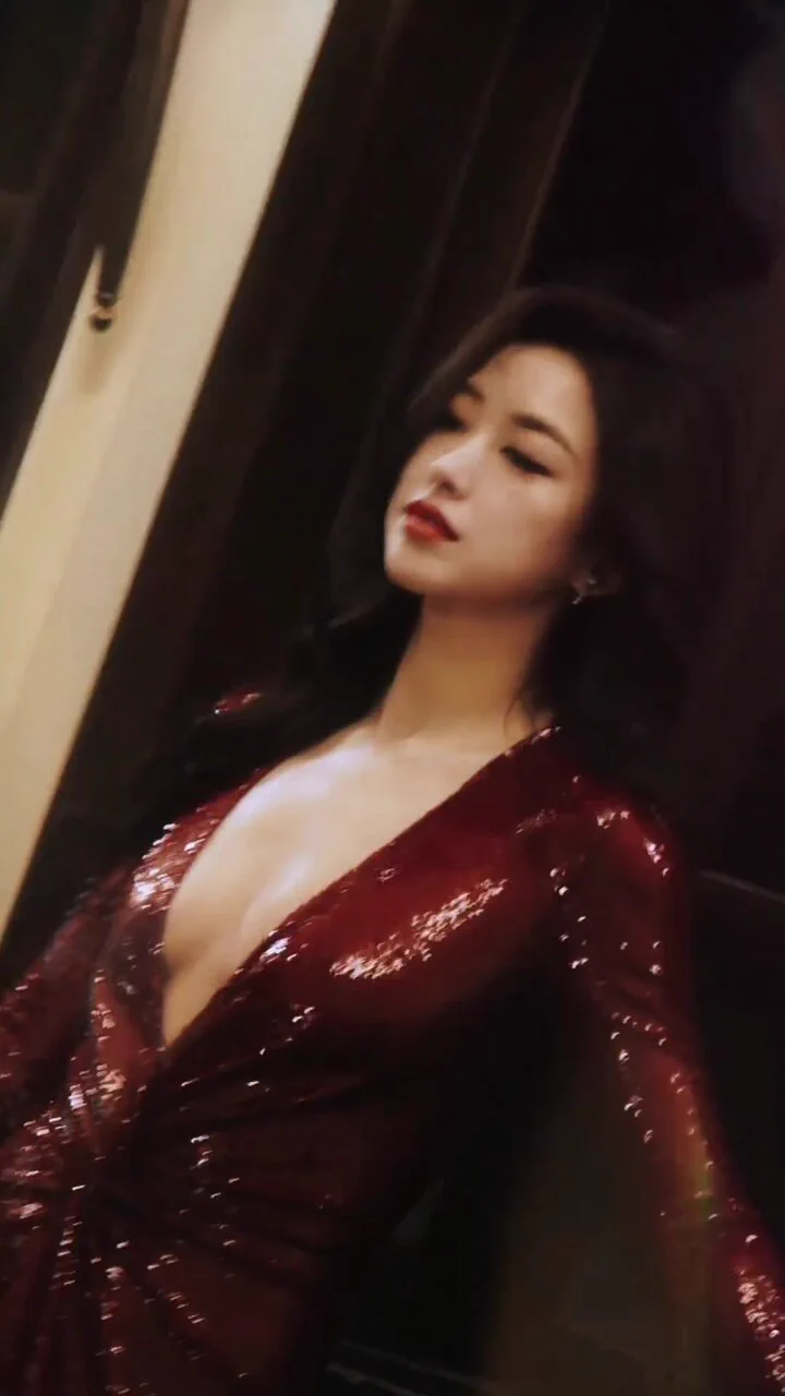 ˢᵖⁱʳⁱᵗˢ ᵃʳᵉ ˢᵖⁱʳⁱᵗˢ ᵗʰᵃᵗ ʰᵃᵛᵉ ⁿᵒᵗ ʸᵉᵗ ᶜᵒᵐᵉ ᵈᵒʷⁿ, ᵇᵘᵗ ᵃʳᵉ ˡᵒⁿᵍ ᵍᵒⁿᵉ.情绪是烈酒，还未下喉，却早已上头。 https://t.co/C4lyB0tX10