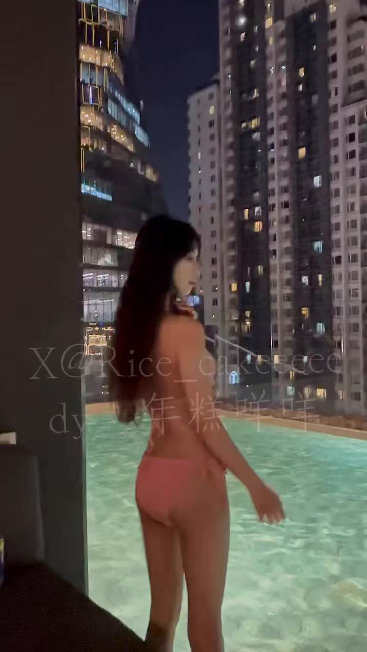 我大腿肌肉怎么这么发达 https://t.co/BvaSxCG1px