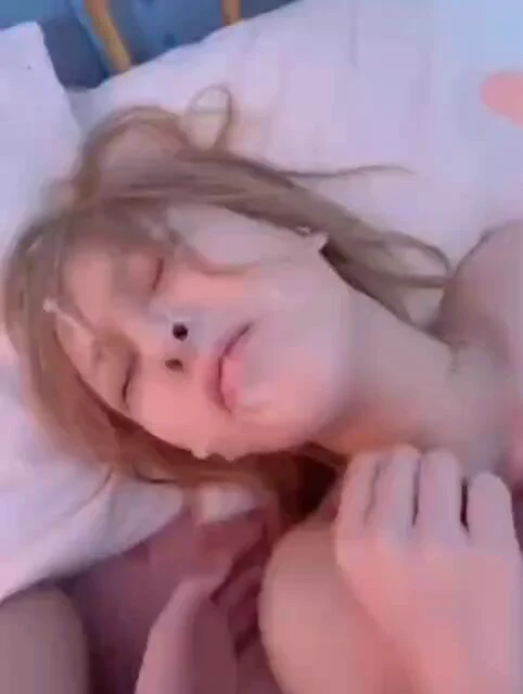 同学眼里的清纯女神  背地里最喜欢吃鸡鸡喝精液的骚母狗！
投稿💌：
@RLWJ_kuking  @JWCJ_kuxs https://t.co/VQYDd7yd7q