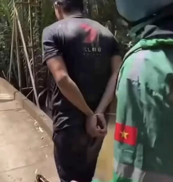 捕まってた男の逃げた方法が賢すぎるhttps://t.co/mtnHvnNYgX