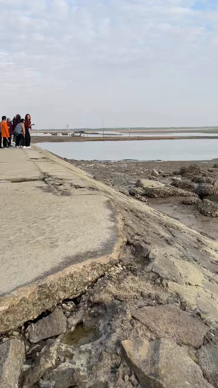 #站街 #海边今天放假休息一下，来海边散散心，有喜欢海的朋友吗 https://t.co/YlaYlQ59Z7