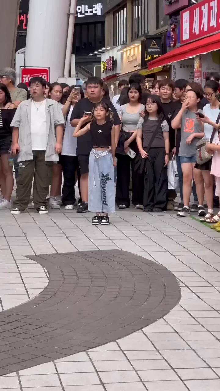 怎么做到踩空气的？ https://t.co/99BaoWtboL