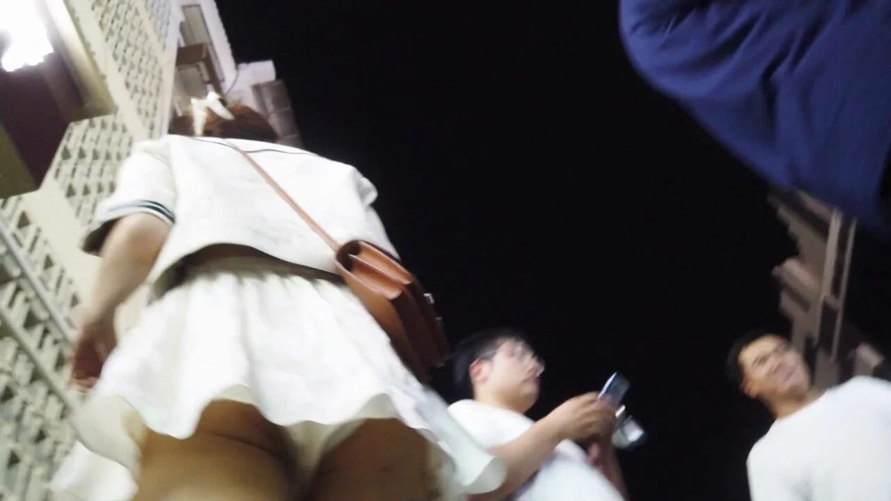 相貌清纯美女抄底 白色透明内内完整版进TG群👉https://t.co/tJ5zZ7kdhK https://t.co/O0sADmjPep