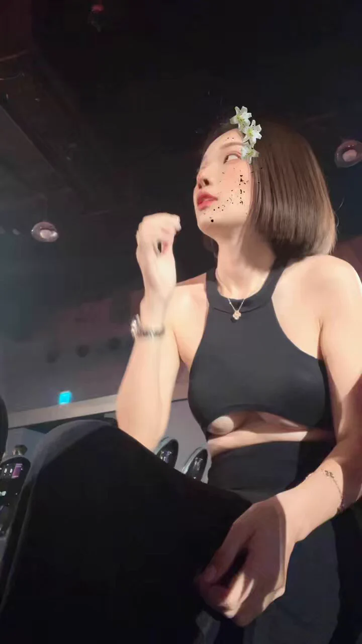 動手打人我是笑著說的…🤫 https://t.co/0eiOfnqh4u