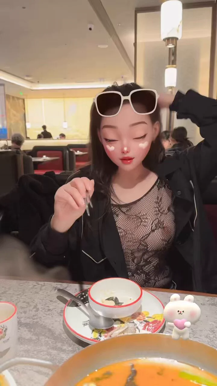 吃的太热了透一下气…… https://t.co/4q3gaufAne