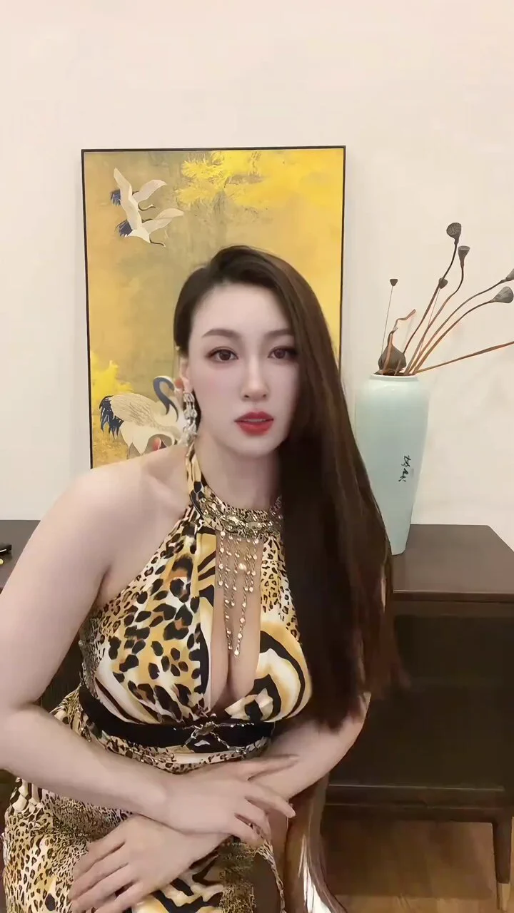 李阿姨真不把兄弟们当外人😋 https://t.co/o4UTa6qTo3