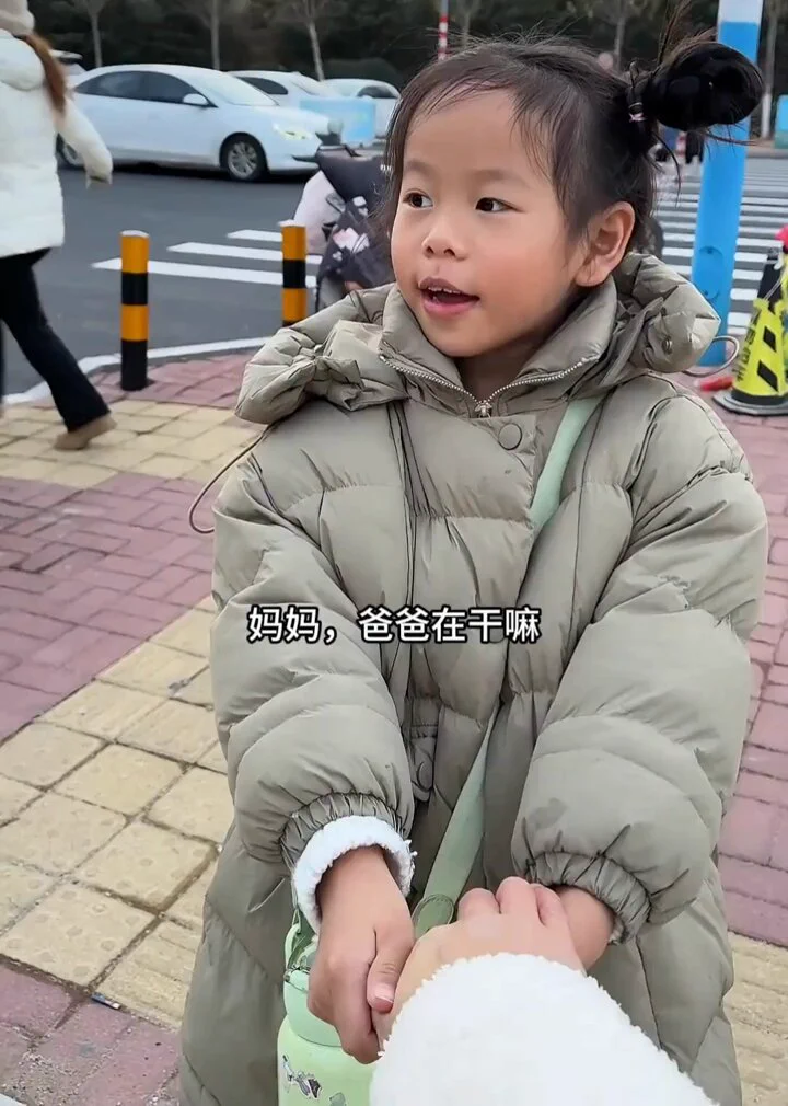孩子：爸爸在干嘛妈妈：你以后没有爸爸了 https://t.co/7YXMcYumXx