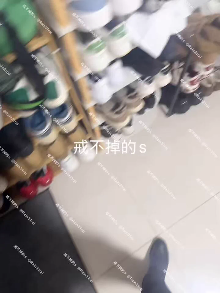 #专柜收丝 别问有没有货，问就有长短丝都有货，天冷了连裤袜目前都是裤里丝穿完的，短丝柜姐穿在全包的皮鞋，套棉袜运动鞋穿，还有天气暖和的地区柜姐还是露脚面高跟鞋穿的短丝。下单后不会立马发货，我会根据你要多少现去取刚穿完的丝另外别再上来就要验证，不信的别来找我，不卖视频！不卖视频！ https://t.co/ADUypQTSUq