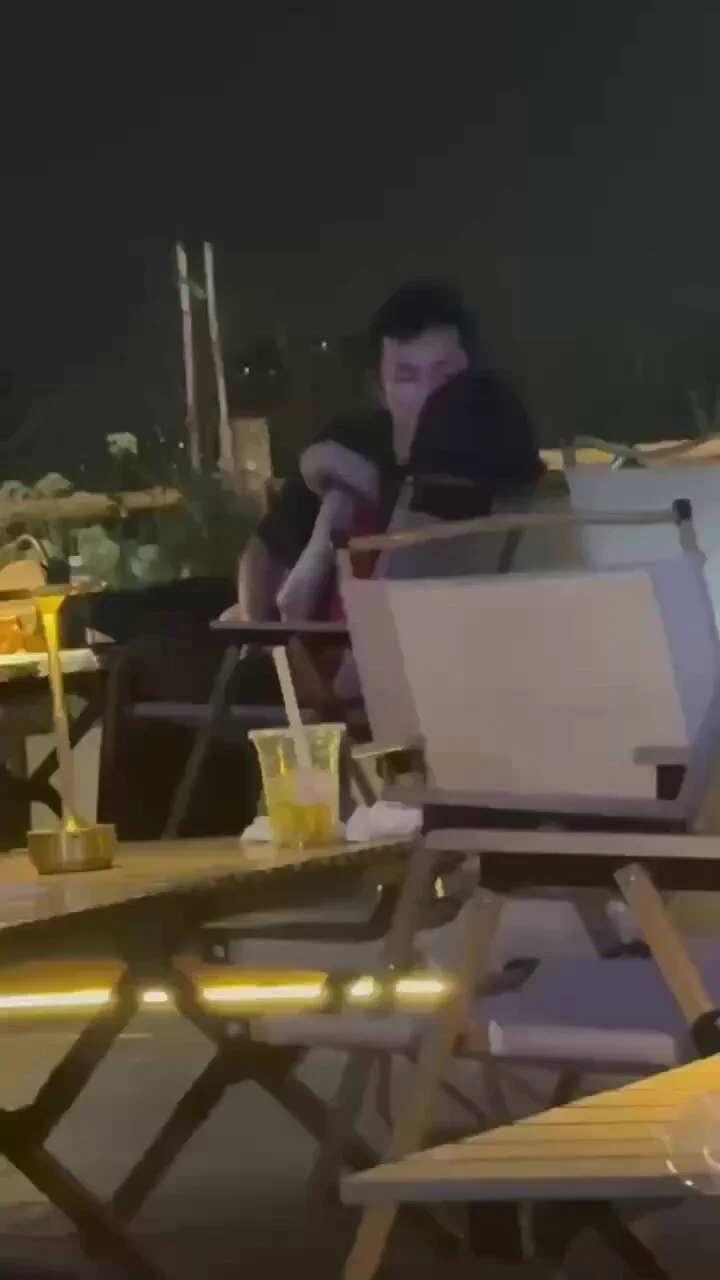 答应我一定要掌握这个思维：财富获取的一条暗规则是复制，从专业机构的角度来说一条——复制比如一条新公链，一家新交易所它想发展起来，最先要做的，就是把其他同类产品都有的赛道产品都做一遍公链：Dex，借贷，Staking，GameFi，Perp……交易所：现货，合约，理财，套利，网格，带单……补充自身的这个过程叫修身，也叫基建基建的过程中，就会产生巨大的红利，不光是区块链行业，国家也是这样中国在做房地产基建的时候，吃螃蟹的都赚到钱了，为什么？这些吃到红利的商人的逻辑核心是什么？“xxx美国/日本有，现在中国没有，未来中国一定【也会】有”现在，你看到一条新公链正在准备上线，那你就把别家公链的赛道叙事都套一遍，发现这条新公链上面缺几个，没有的产品类型“放心，这条新公链，这些叙事未来一定【也会】有”大胆假设，小心求证把一个个叙事，假设它【有】，耐心地搜索（每天）并做好笔记，一旦找到了一些萌芽的线索，再做一下相关的研究某一天，你发现这个【该有】的赛道上，这个新公链出现了一个崭新的项目恭喜，alpha项目被你发现了，先不要声张，偷偷地研究