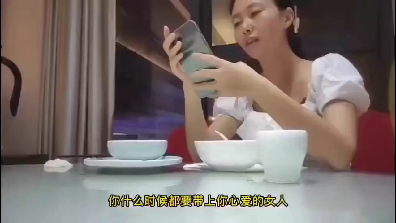 妻友社区精彩作品分享👉约到有气质爱好旅游健身的老阿姨，白色连衣裙很骚气，性格很好很会聊天，接受3p，夸两兄弟段位很高床上活也好，从来见过这么大的屌，逼水太多了，完整版1小时❤️想看更多夫妻真实自拍精彩完整视频，请点击主页观看，投稿💌：@SexytoBaby @SexytoLady@SexytoDoll@SexytoGirl https://t.co/sDB4hF803H