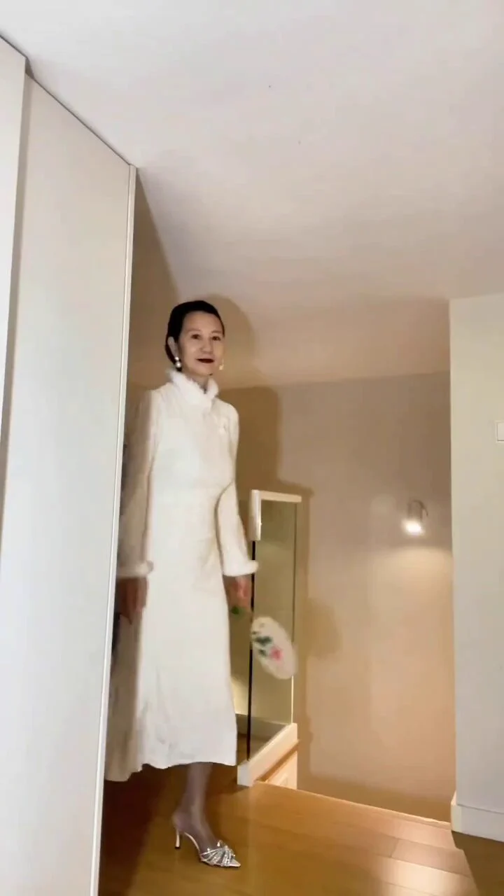 千萬不要亂按不然就要帶走一個女朋友我賭肯定沒人敢來密我單身 老阿姨 https://t.co/IUPenCQ78Z