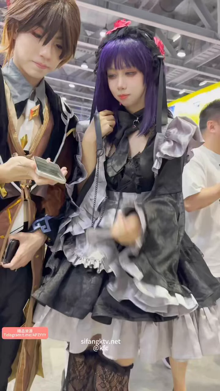 ✨极品COSER逛街 黑袜白色内尿湿了 故意露出黑森林👉: https://t.co/stNS6vkdG1 https://t.co/f5easkKgzG
