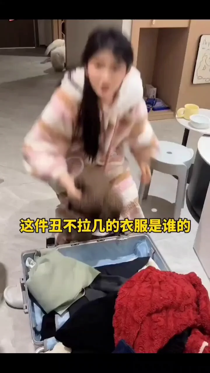 变脸😂😂😂 https://t.co/ZjzRXYb1Zy
