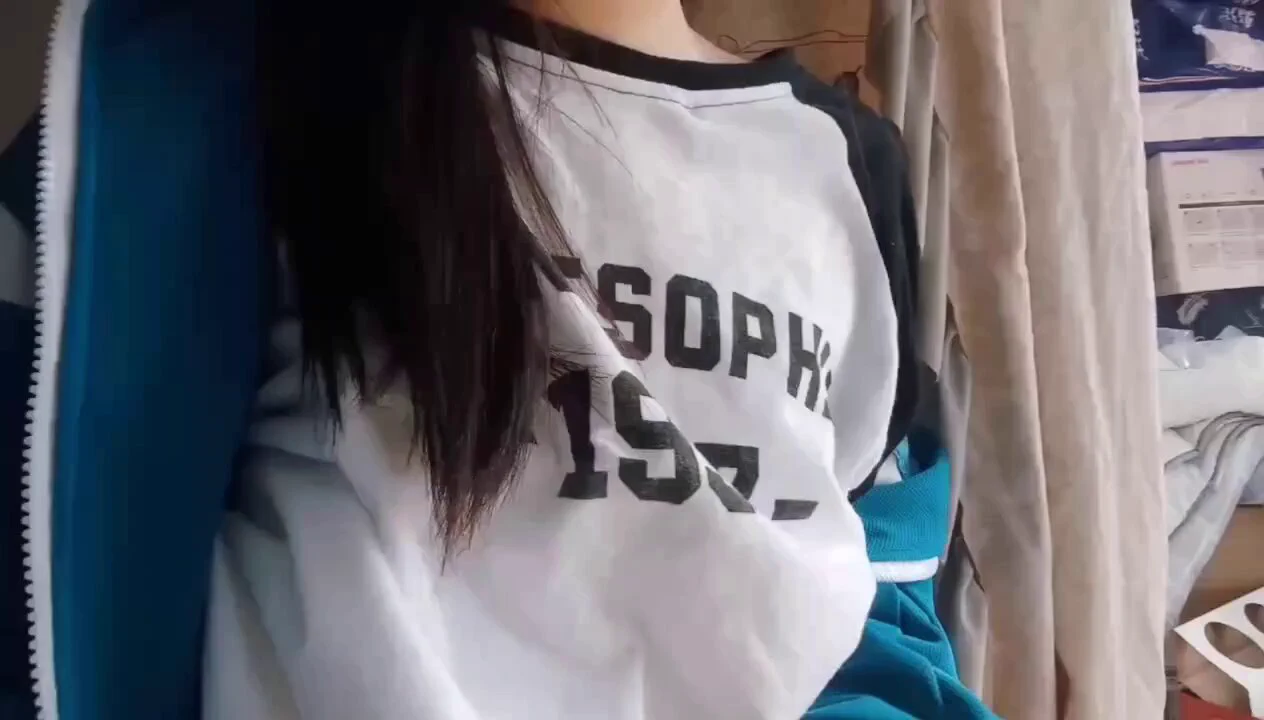 晒晒太阳不知道奶子会不会变大呀 @MaecMax @QnewHome @WaecMax @SnewHome @DaecMax @GnewHome @GaecMax @DnewHome https://t.co/JtYCa5V3uw