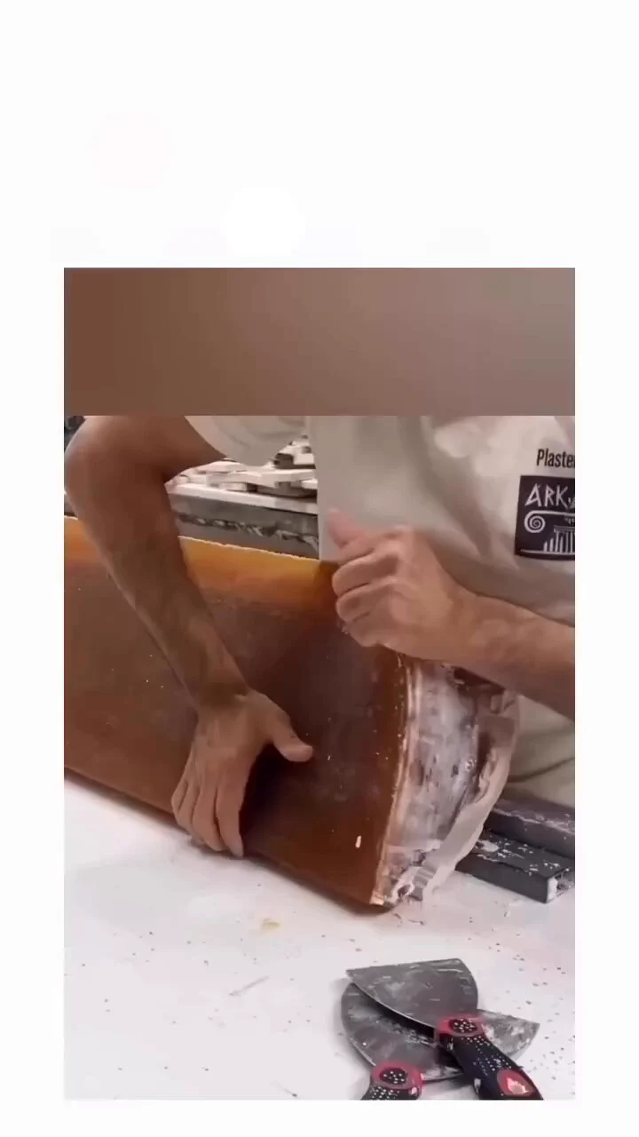 Making architectural plaster decor in moulds 📹arkadamouldings https://t.co/MbrS4oiYe0