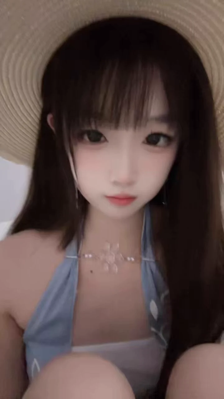 抖音：Yoomya相约12.31跨年夜！！直播欢迎大家来捧场有钱的捧个钱场 没钱的捧个人场谢谢大家支持 https://t.co/s57l9jbjDu