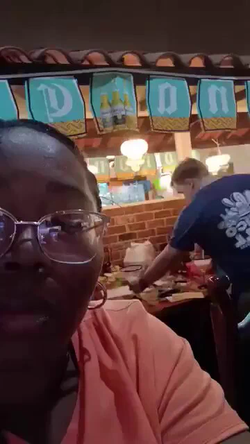 Screaming and swearing at your wife because she talked to black people in a public restaurant.... 😬 https://t.co/0nKpzjCW0h