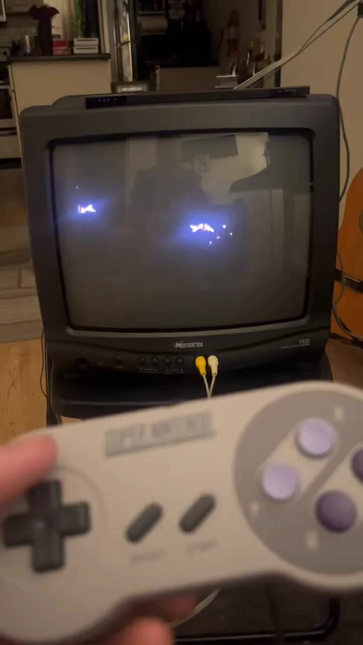 My girlfriend gifted me a CRT TV for Christmas this year and oh man… 🥵 https://t.co/UmYGJdF5T3