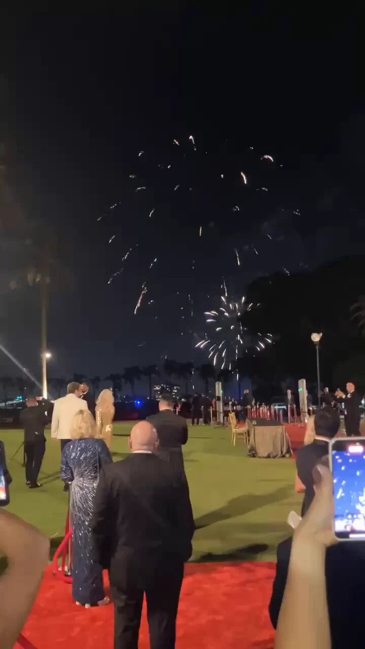 Fireworks at Mar-A-Lago https://t.co/Dr6zj5mUE1