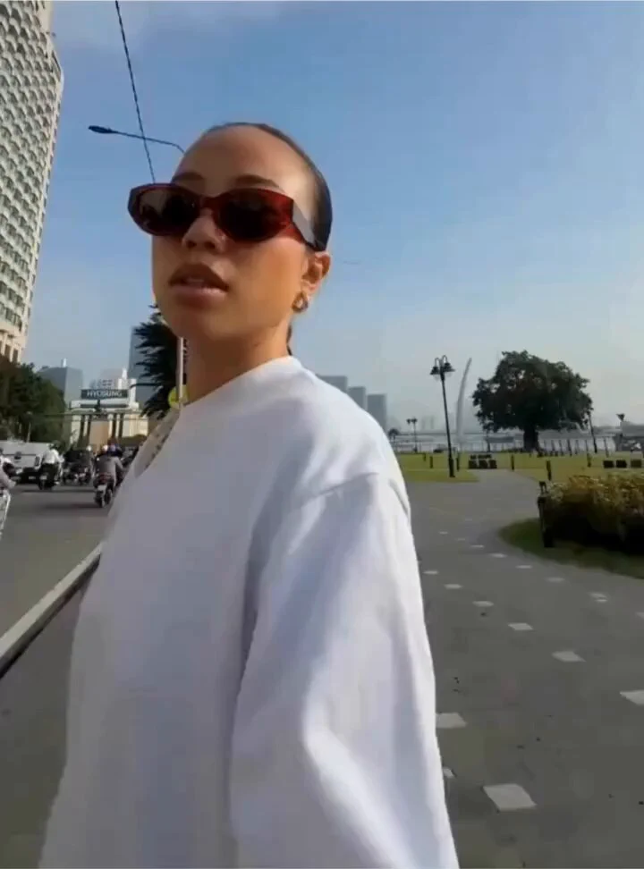 Crossing the road in Vietnam is an art https://t.co/PxHSxgjbid