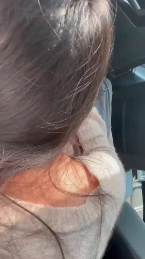跟主人出来玩，车内吃鸡打炮玩车震！无套内射淫穴精液大股流出座椅都打湿一大滩！💦💦💦@SexytoBaby@SexytoLady@SexytoDoll@SexytoGirl https://t.co/GFGA8ldE2A