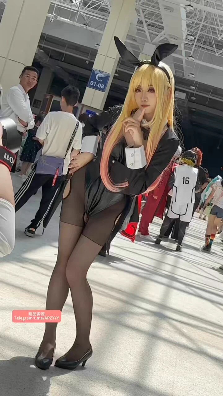 ✨极品COSER逛街 开档黑丝袜疑似无内 展厅疯狂擦边 👉: https://t.co/ZqF40YOPoW https://t.co/9AMJ6jS3VC