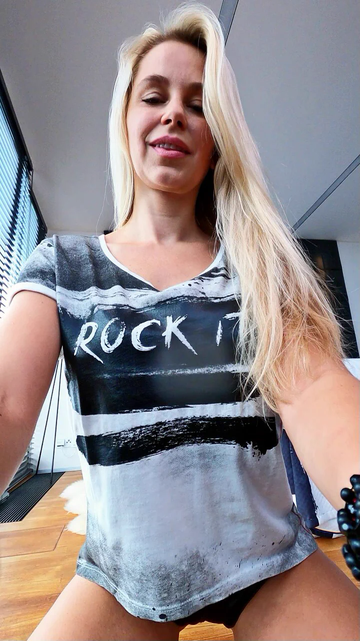 Hi Dear 💋‼️Let's Make a custom video just for you‼️💕https://t.co/GqaF5hc765💕💋 Waiting on you 💋 https://t.co/7TR6oIuB1G