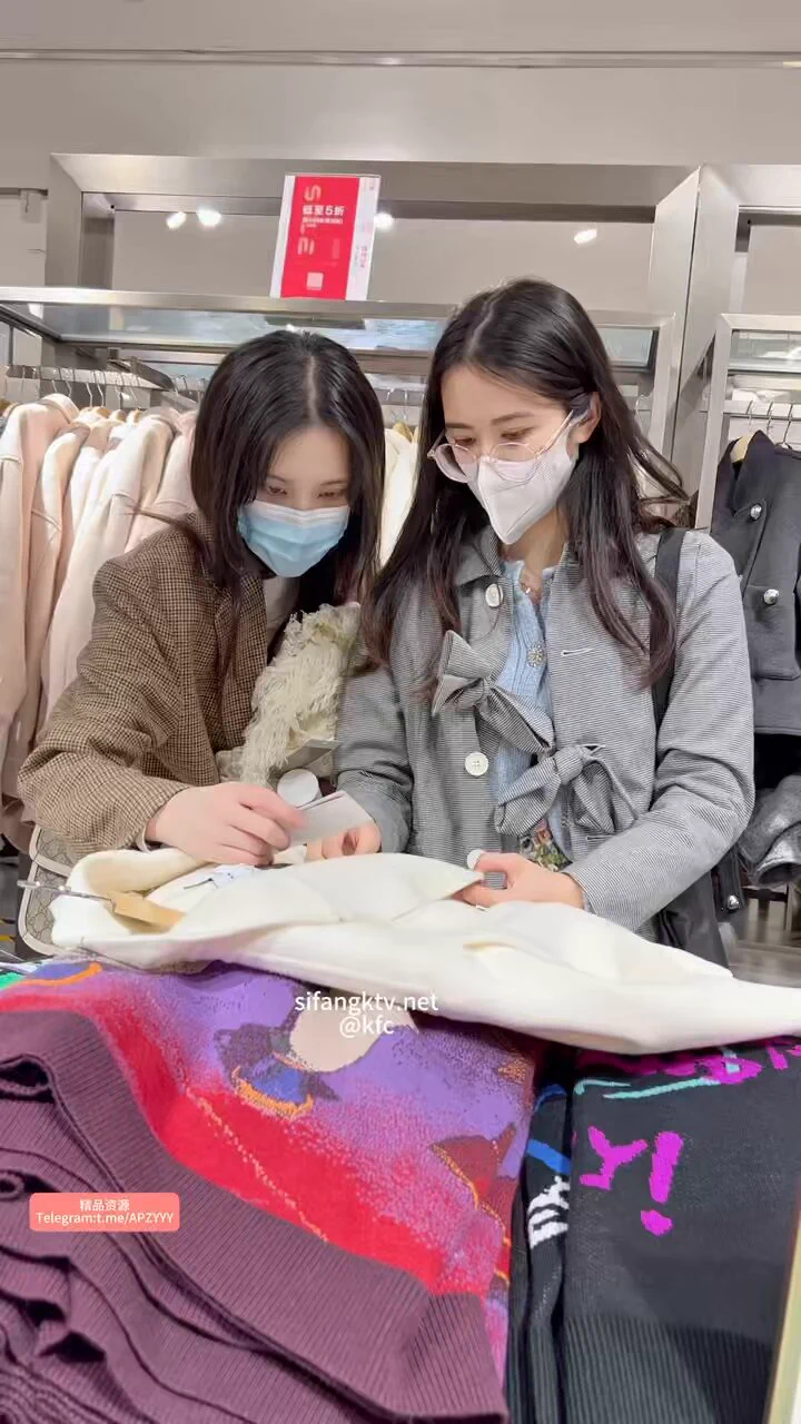✨极品靓女和闺蜜一箭双雕！劈开腿窄骚内变骚丁！这屁股这么大又大又翘！👉: https://t.co/w0c6aiL4l4 https://t.co/1c9TvRE9o7