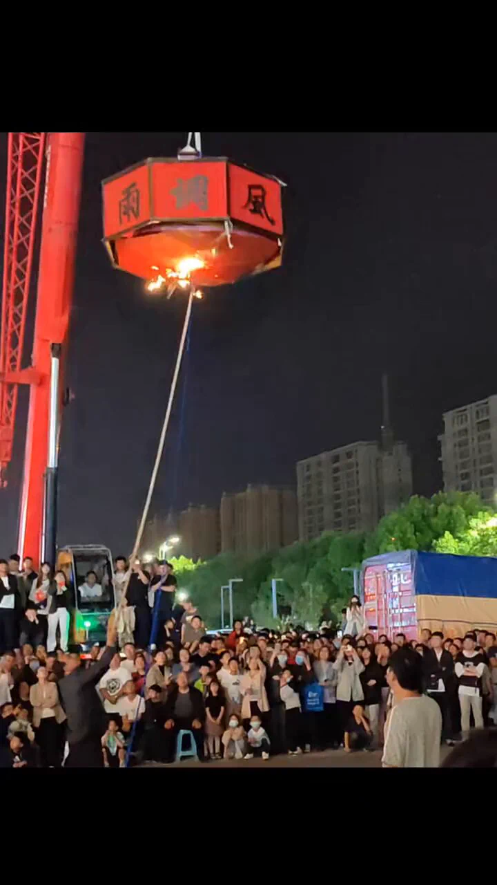 非遗—盒子灯终于明白古代大小姐翻墙也要出去看花灯是为什么了！ https://t.co/PYnp5HLAz4