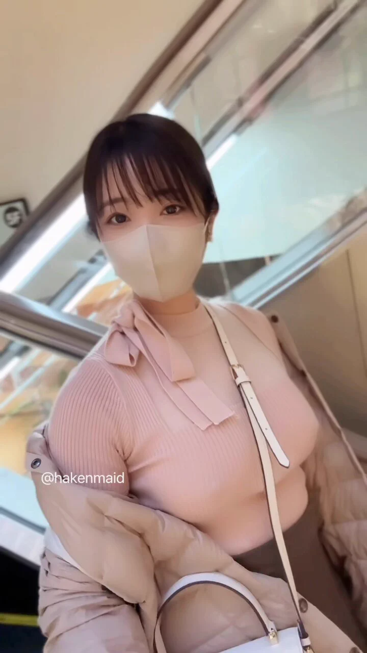 こう見えて500円で ”ぜ〇ら” さらしてます。見たい人はリプでお知らせしてください、DM送ります https://t.co/GovHvLhhXm