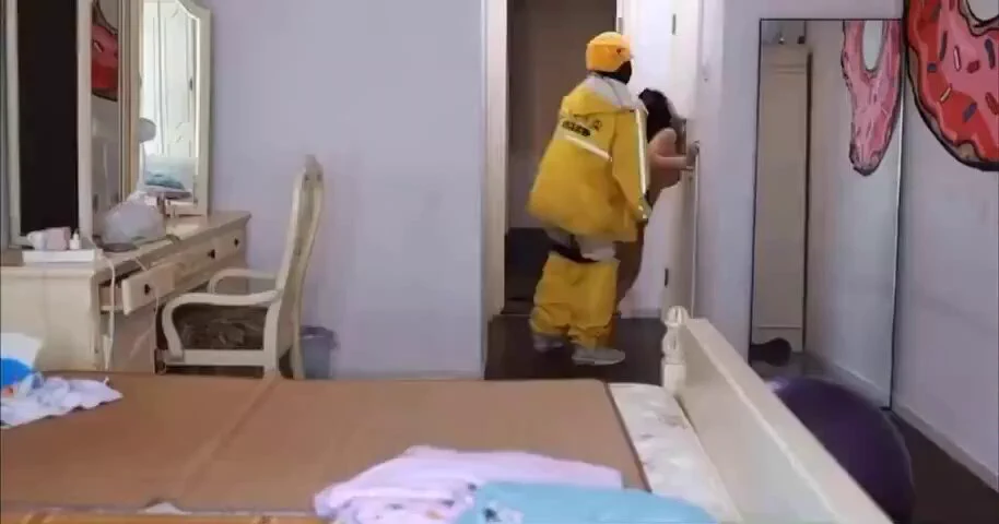 美女骚货勾引外卖员，脱裤子就搞，拔屌就跑，现在的外卖员福利真的好，送外卖还有逼操更多精彩内容完整版点评论区获取👇👇👇 https://t.co/S97hVXM8en