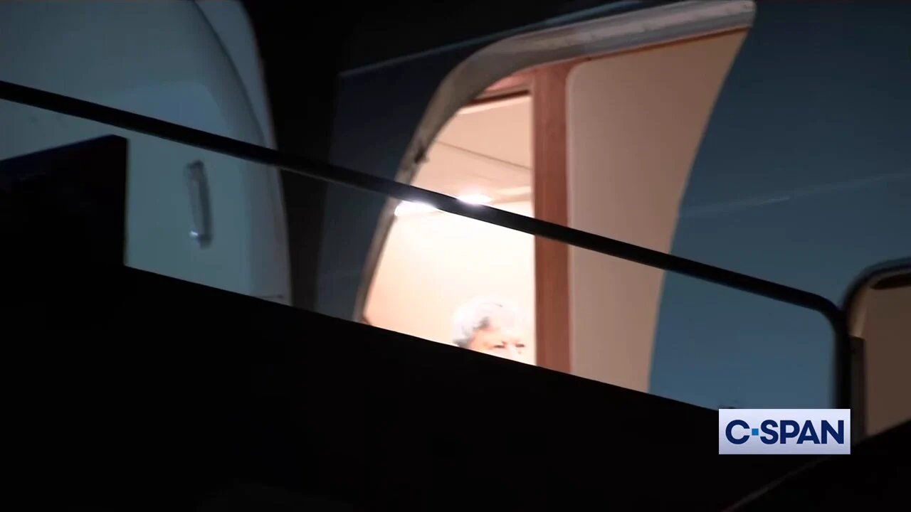 Wheels down! LFG! https://t.co/OxWtvCdD2x