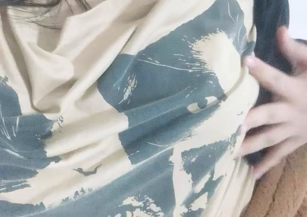 娜美不语只是一个劲的接视频 https://t.co/ywhc1TM4wA
