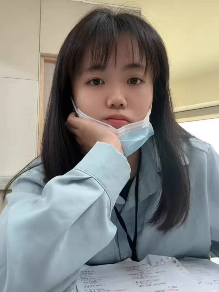 狗狗想抱抱～～冷冷的天最適合昨天沒睡好 看誰都不爽🤣狗狗突然好想吃壽司🍣～～～～ https://t.co/fBUneoGqoH