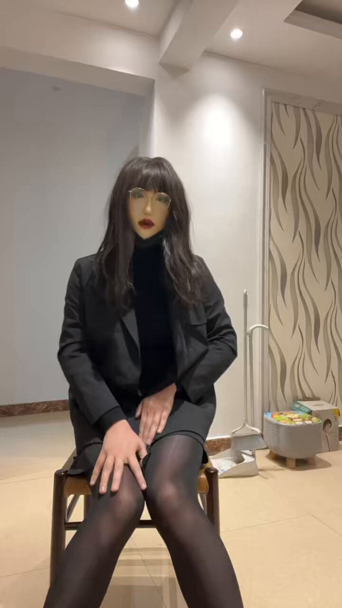 补个2000follower的小福利吧，最近比较懒，🥰 https://t.co/umvFsFhu9n