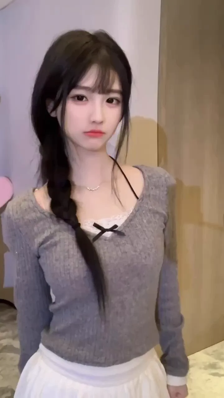 🌟♡ 净身高 169 体重41 罩杯d🎤05年 真实大四艺术生在读 100%纯天然无整💦 会舞蹈💃 🎀爱好才艺---瑜伽 游泳 舞蹈 油画💧酒杯腿腿长腰细 三点超粉 紧致💧多女友感WX：feng8811a🐧：462340287看照门槛100（永久有效）备注Zfb口令🧧添加✈️：https://t.co/KWxp4NKLDN https://t.co/UWnkQ6pDIa