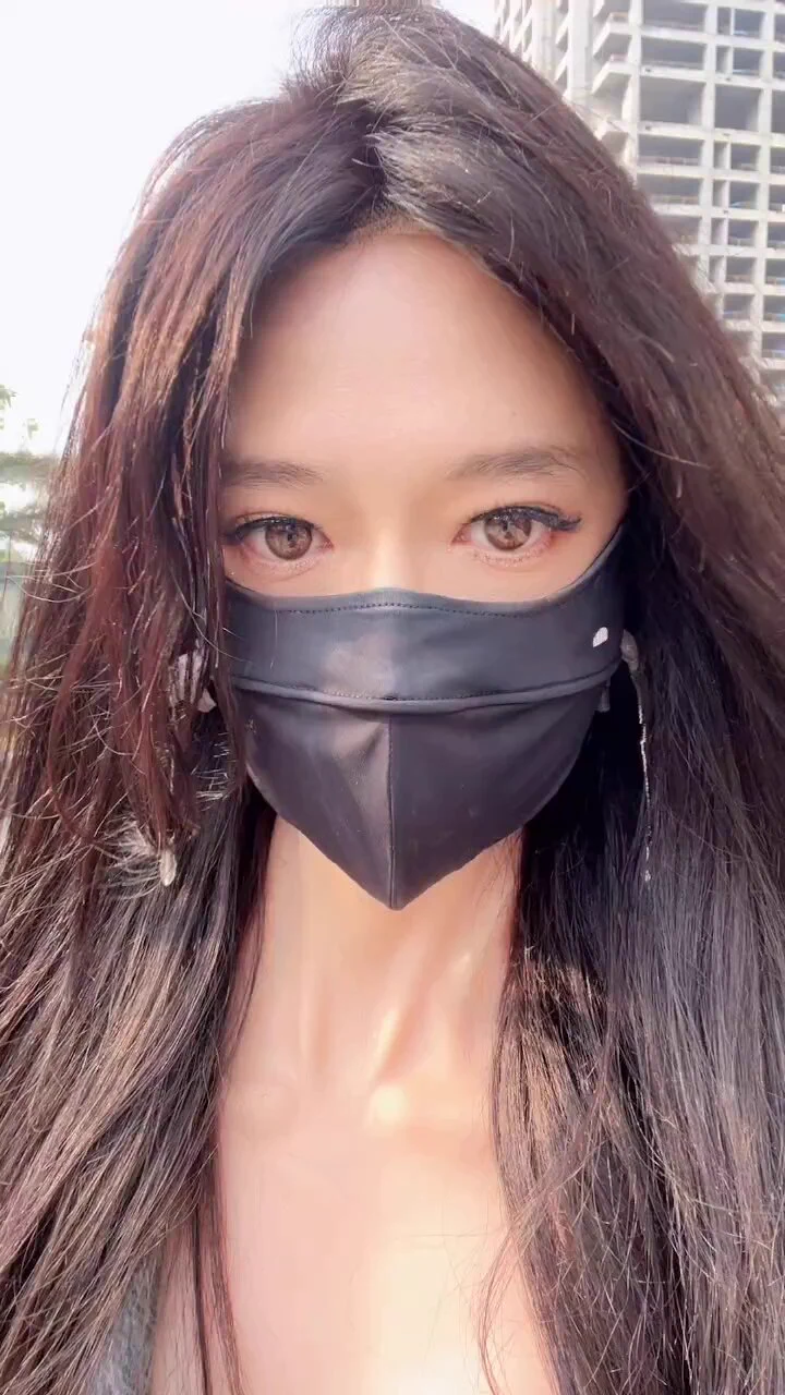 看看这天气有多好，阳光灿烂就该出去走走，当然我是想给别人显摆我的大雷，被人盯着看全身都发麻 https://t.co/YbRM17P3LG