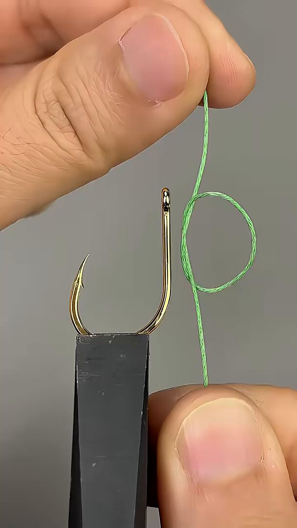 第一次知道鱼钩原来是这样绑的呀🥰 https://t.co/EvlEIJJasn