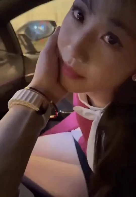 谁把我女神调成这样了？ https://t.co/rsD6jOICjH