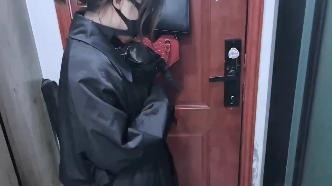 主人的任务-- 拘束衣楼道户外露出篇『完整版 on the way』投稿💌：@SexytoBaby @SexytoLady@SexytoDoll @SexytoGirl https://t.co/VruxK2NIIl