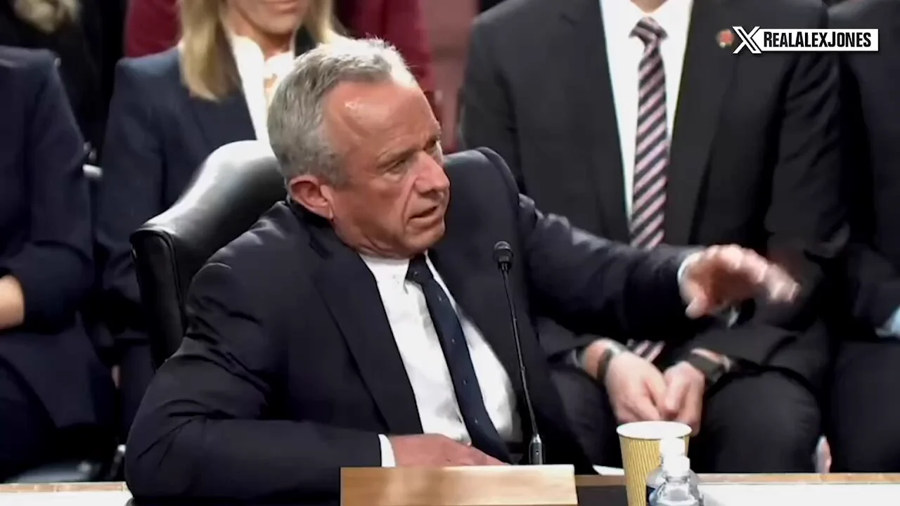 Pharma Bombshell! Watch RFK Jr. Expose Big Pharma's Mass Murder Suicide Pills "Black Box Warning" To The World. Alex Jones Is Breaking It All Down Here: https://t.co/TdxbXeBzbe https://t.co/jHCsCUwqDR