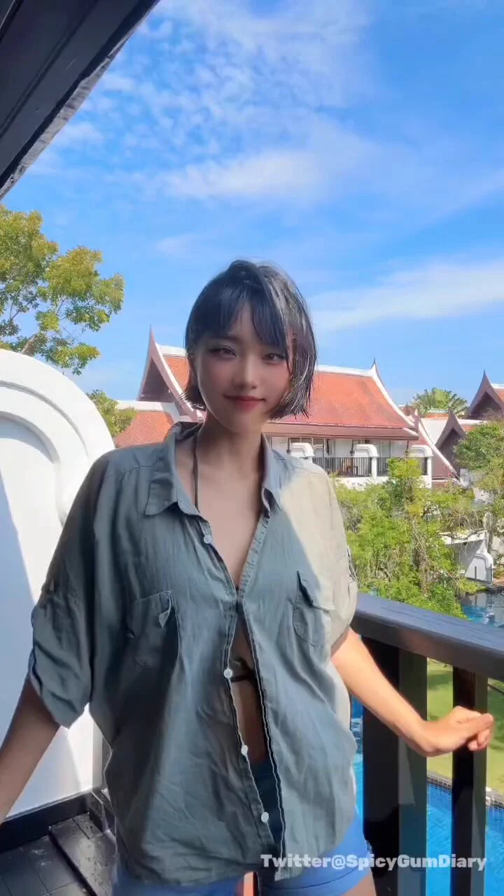 Posting here as well 🌊☀️ https://t.co/qwj2XpdN7C