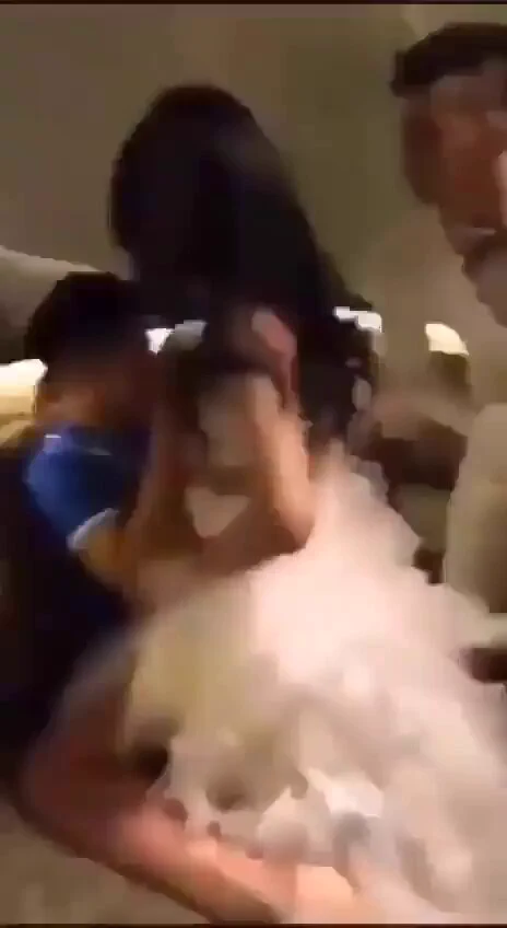 兄弟结婚闹洞房 新娘当新郎的面😍将处女给嘉宾单身男。人生参加过最爽的一次婚礼 高清完整版已上传 观看链接在评论区 https://t.co/WhyWL3qWjS