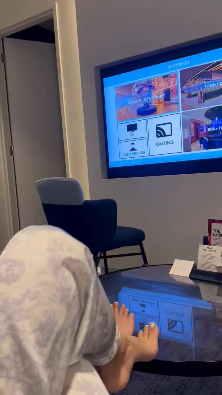 悉尼足交等你🤓🤓🤪 https://t.co/XIyl4kcFF5