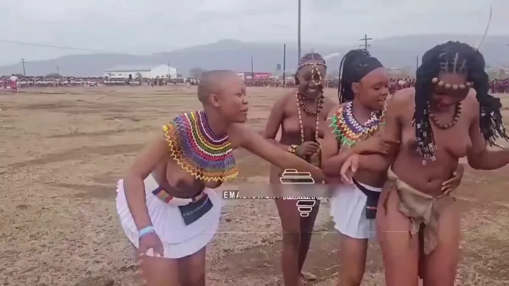 Güney Afrika’daki Zulu kültürü ile Bedevi kültürü arasındaki fark, sanki farklı gezegenlerin canlıları gibi.. https://t.co/MabAs3ycLg